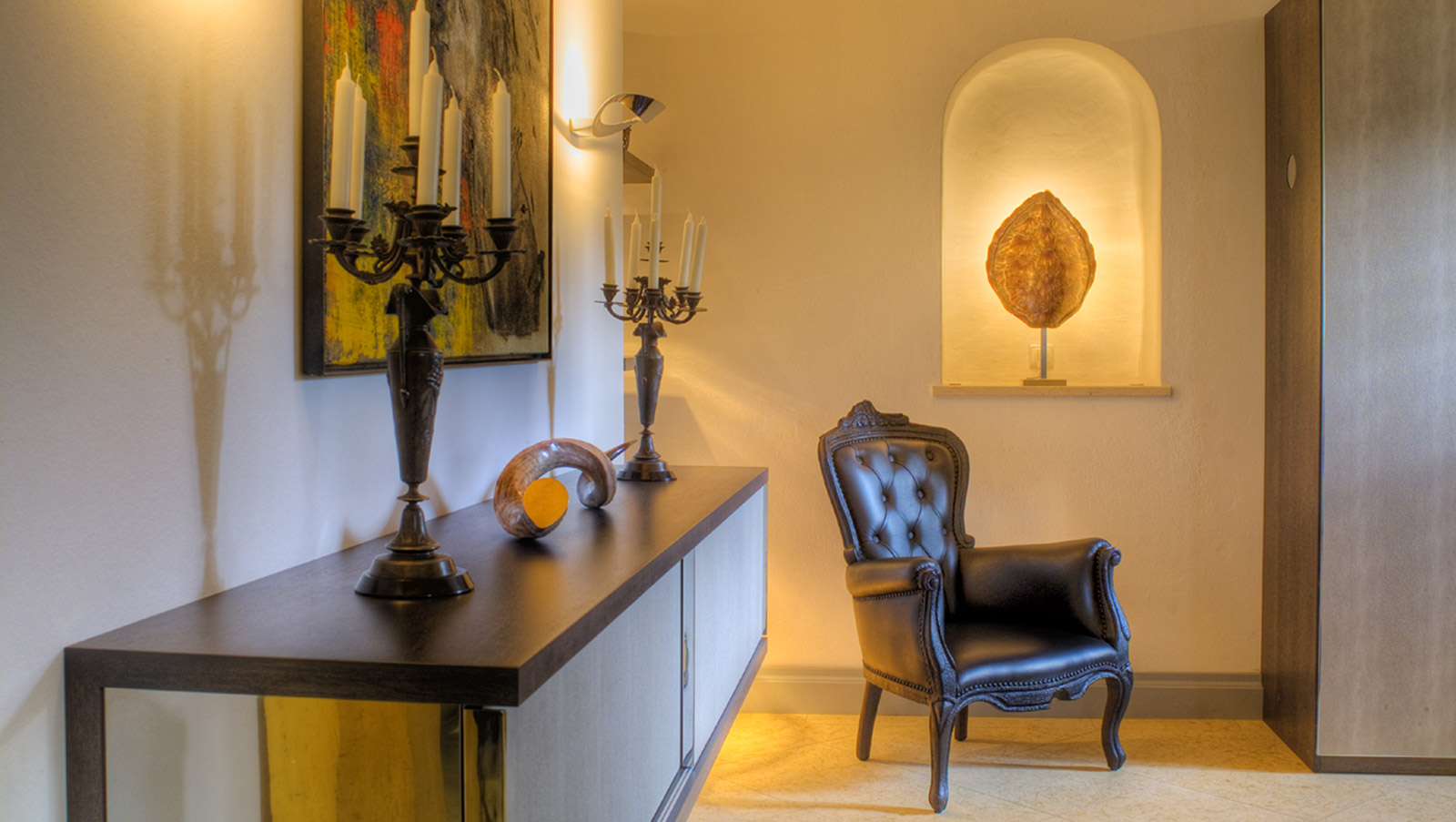 Eingangsbereich mit Garderobe und Sideboard